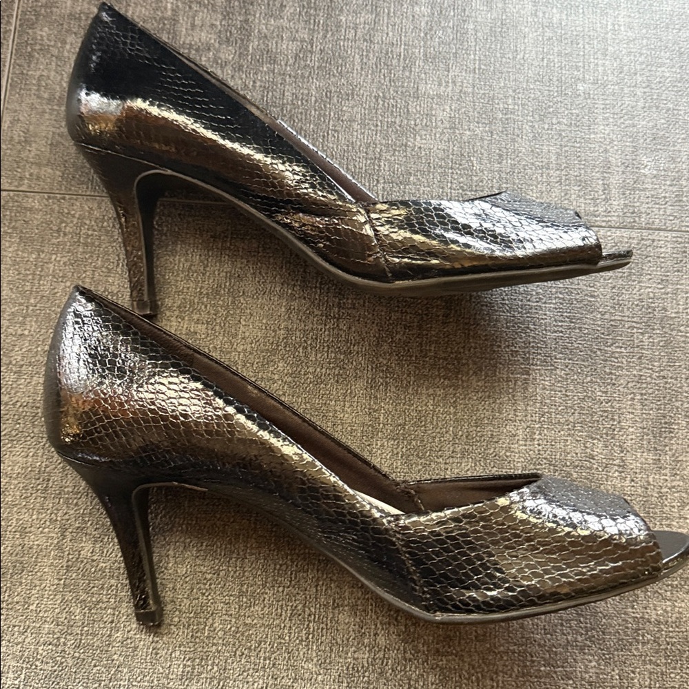 FIONI Black Peep Toe Heels with Snake Pattern - 6.5